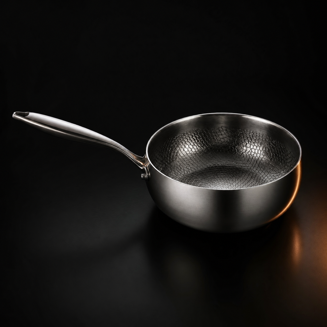 Gehämmerte Titan-Sauteuse