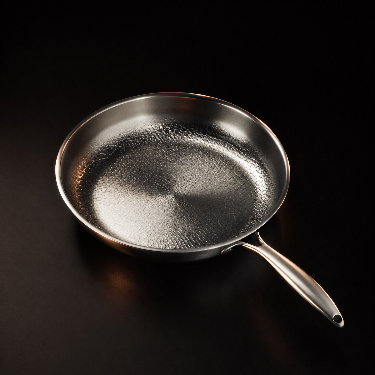 Handgehämmertes Titan-Multi-Pfannenset mit Schneidebrett (5 Pfannen, 20–25 cm)