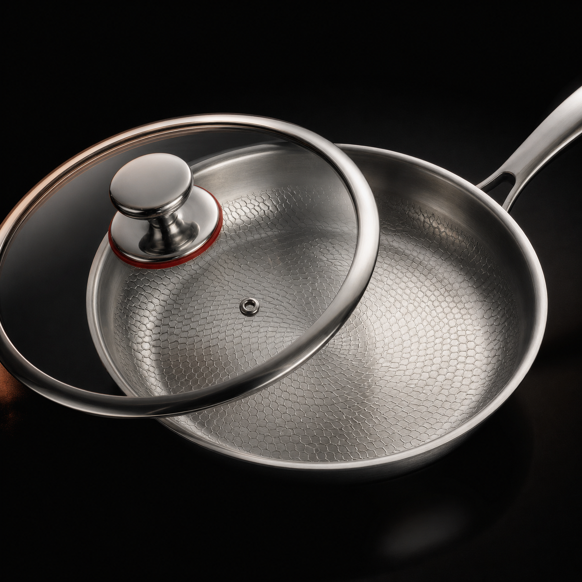 Handgehämmertes Titan-Multi-Pfannenset mit Schneidebrett (5 Pfannen, 20–25 cm)