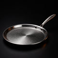 Handgehämmerte Crêpepfanne aus Titan