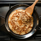 Handgehämmerte Crêpepfanne aus Titan