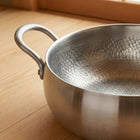 Gehämmerter tiefer Titan-Topf