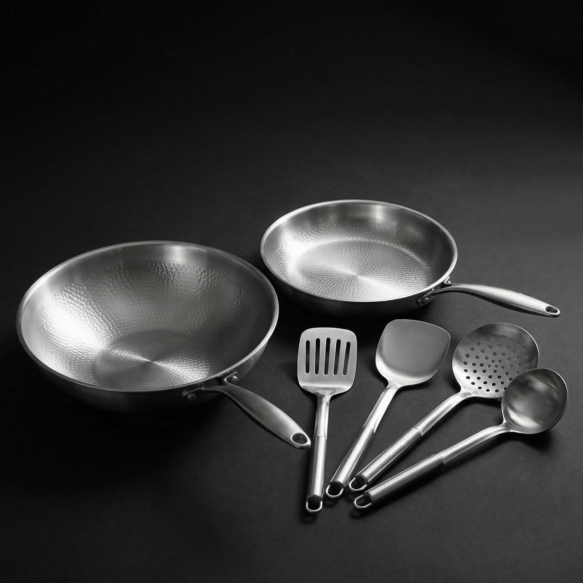 Handgehämmertes Titan-Wok- & Bratpfannen-Set (26 cm) mit Küchenhelfern